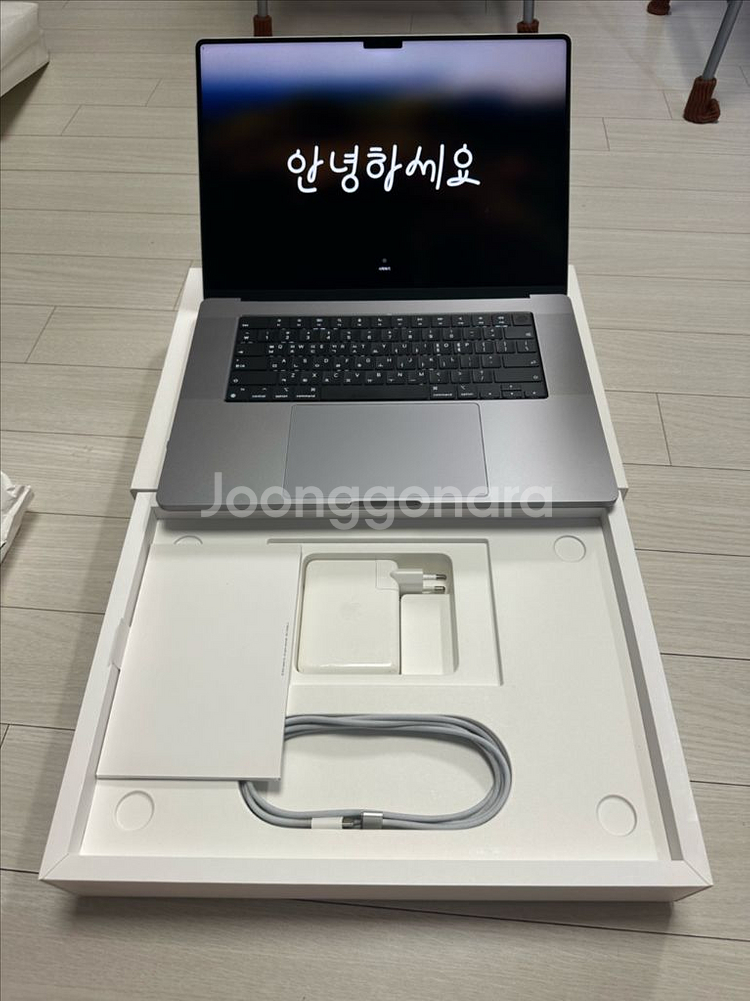 맥북 프로 M1 16인치 16gb 1tb 스그--0