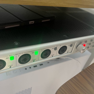 Steinberg AXR4U 오디오인터페이스 팝니다.
