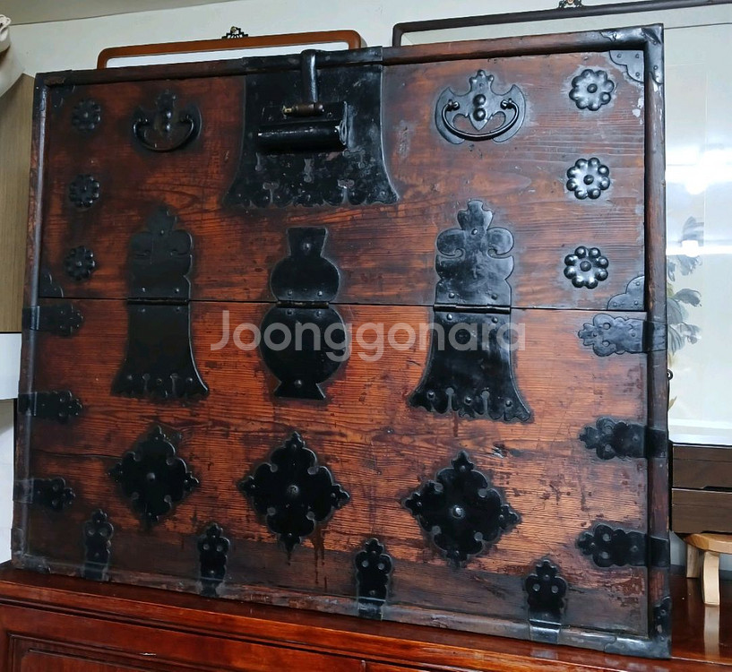 골동품 앤틱 인테리어 고가구 흑철 장석 반닫이 서랍장--0