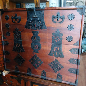 골동품 앤틱 인테리어 고가구 흑철 장석 반닫이 서랍장