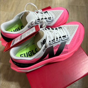 뉴발란스 FuelCell SuperComp Elite