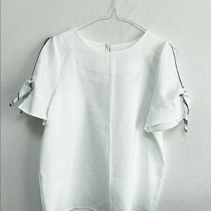 어깨트임 반팔 블라우스 티셔츠 화이트