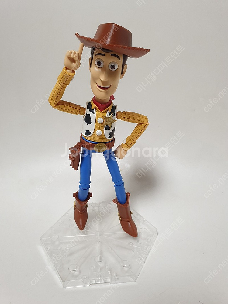 반다이 토이스토리 우디 피규어 팝니다.--1