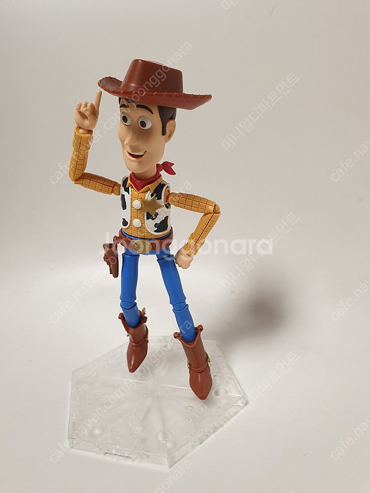 반다이 토이스토리 우디 피규어 팝니다.--2