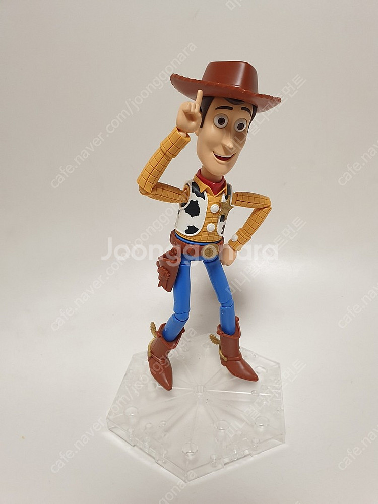 반다이 토이스토리 우디 피규어 팝니다.--3