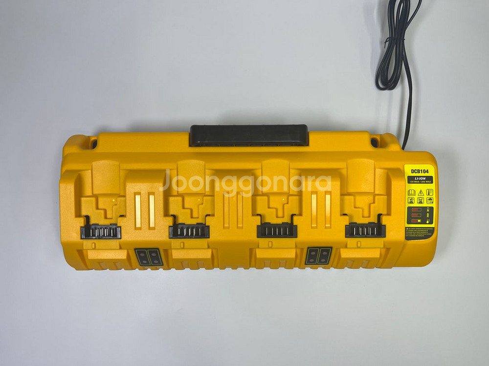 디월트 배터리 충전기 12V 20V 호환성 좋음--1