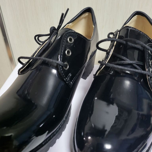 에나멜 여상 단화