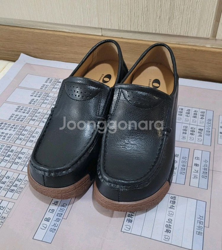 올리 키높이 소가죽 컴포트화 여성 235--0
