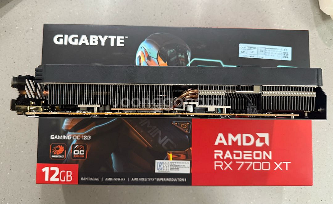 기가바이트 RX7700XT 12GB 안전거래 가능--2