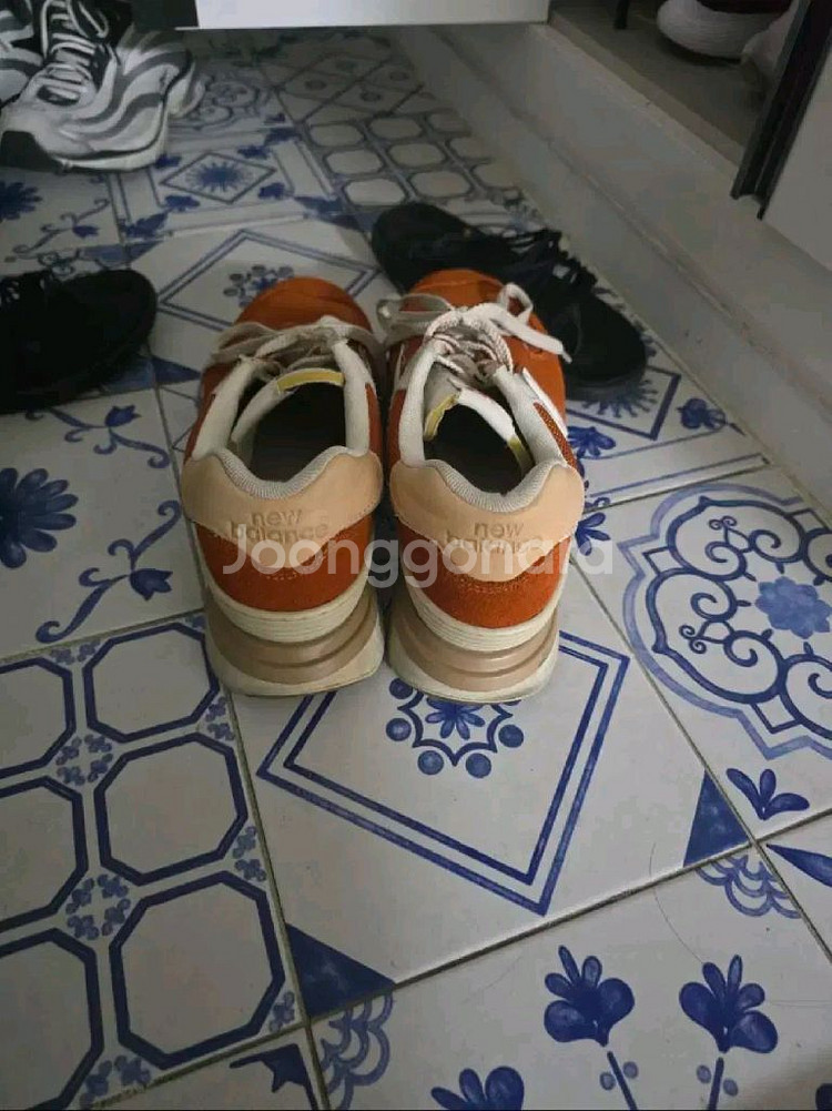 오늘만)뉴발 574 레거시 주황 오렌지 팝니다--2