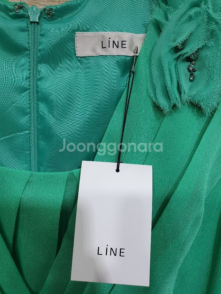 택부착 새상품 LINE 정품 벨티드 쉬폰 플레어 원피스--1