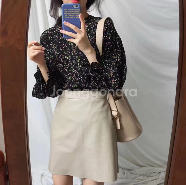 긴팔 봄여름가을용 블라우스 (새상품)--0