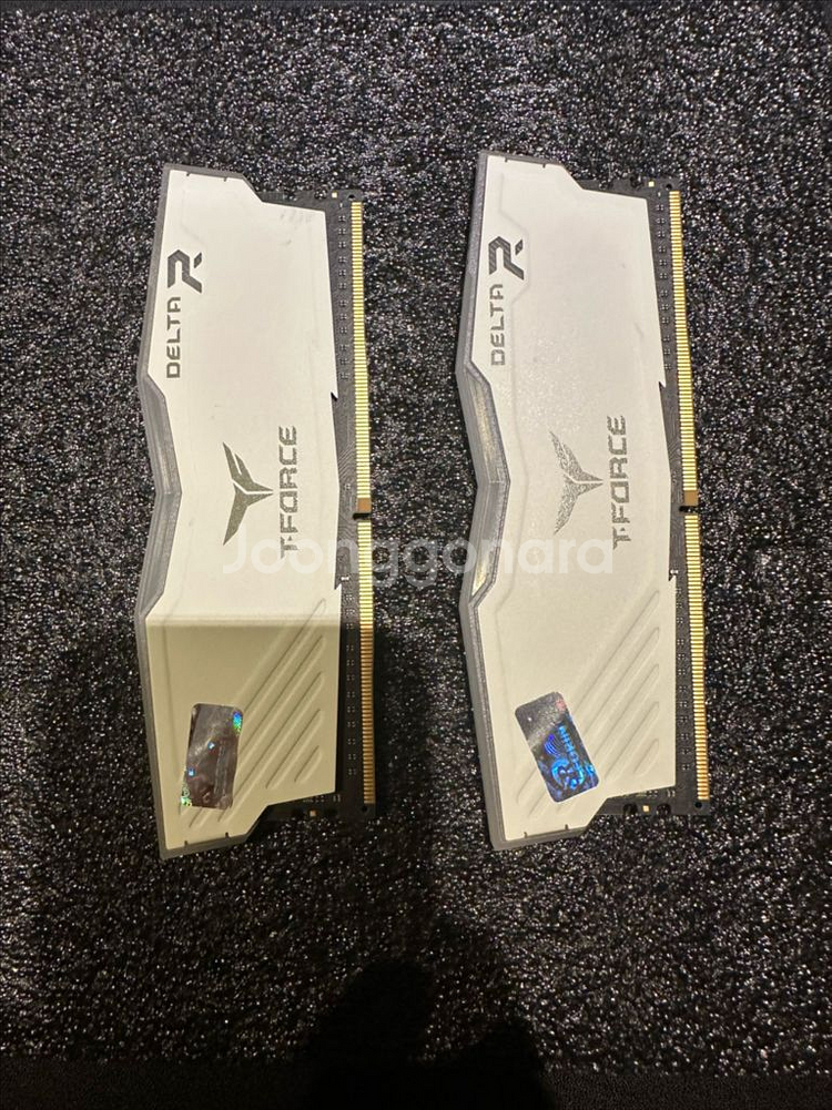 팀그룹 T-force rgb램 16gb*2 총 32기가--1