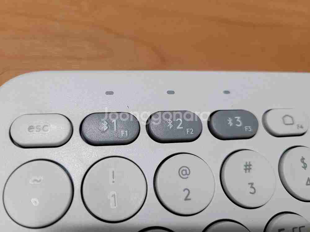 로지텍 무선 블루투스 키보드 2점(K480, K380)--5