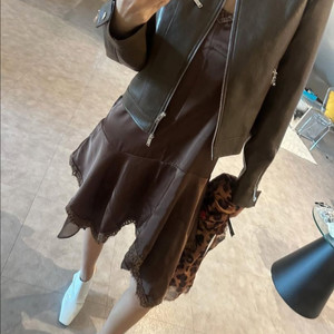 강자매 자켓라두나 줄로그 마리마켓 리본타이 민먼데이