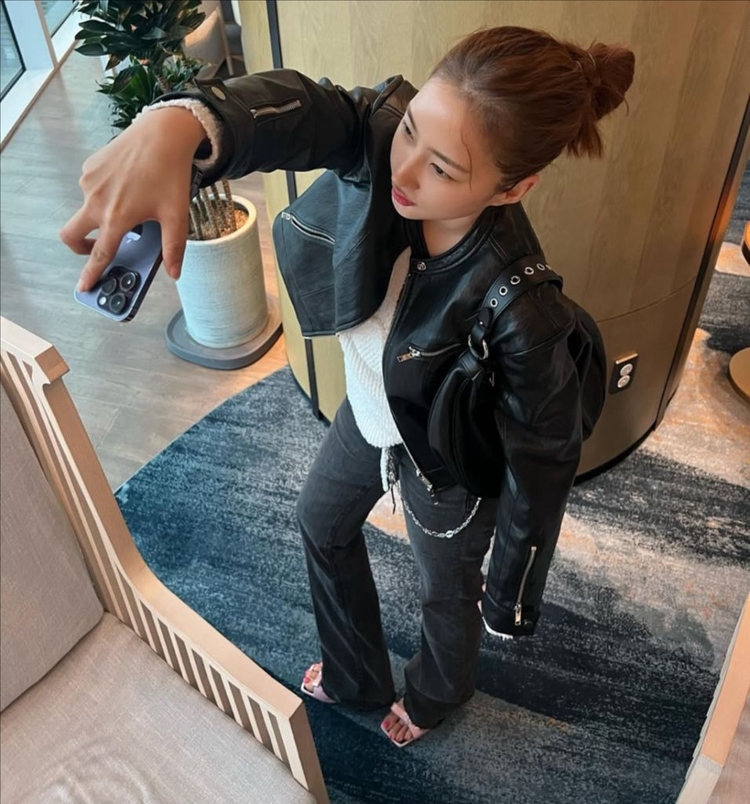 강자매 자켓라두나 줄로그 마리마켓 리본타이 민먼데이 이미지