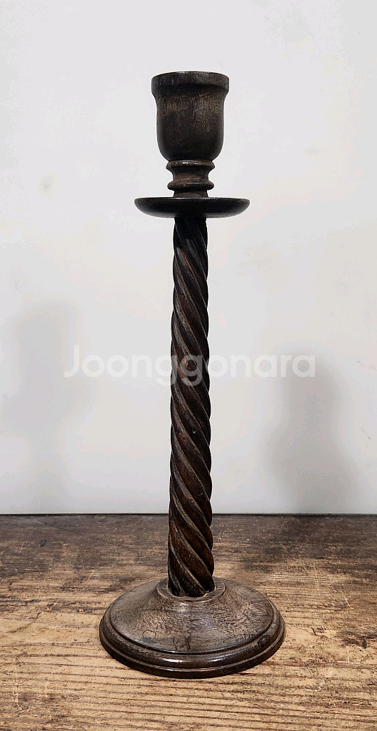 옛날 원목 촛대.--1