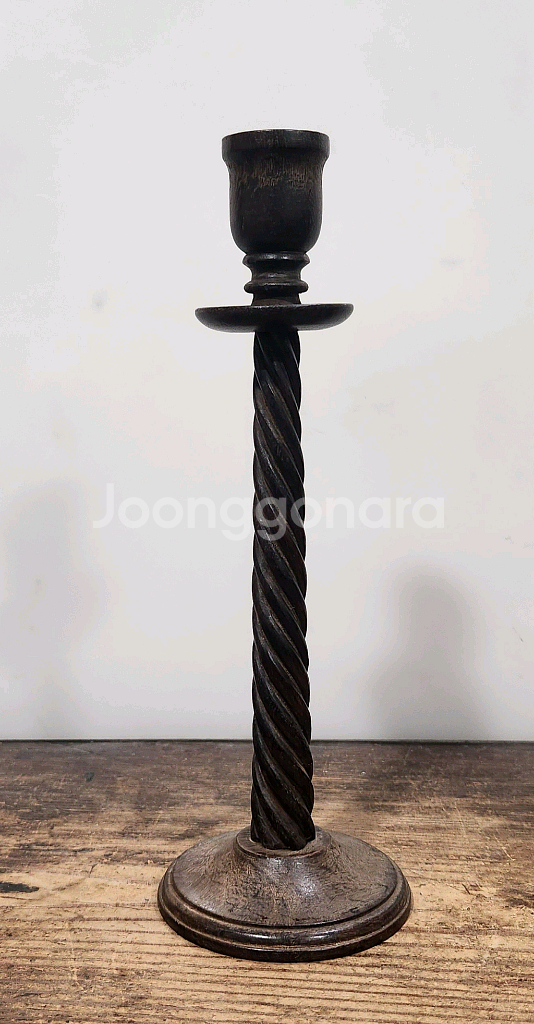 옛날 원목 촛대.--0