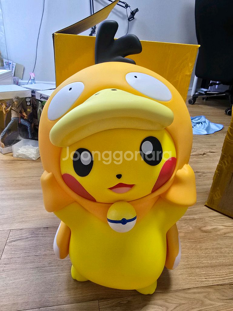피카츄 고라파덕 코스튬 피규어--1