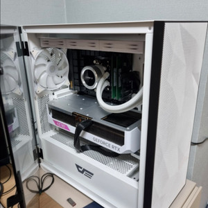 7800x3d 32gb aero rtx4080 화이트