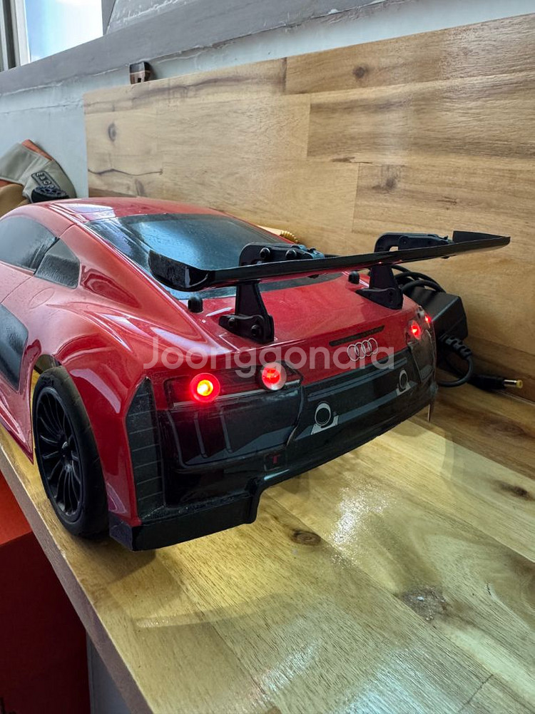 교쇼 FAZER Mk2 아우디 R8 LMS 2015--1