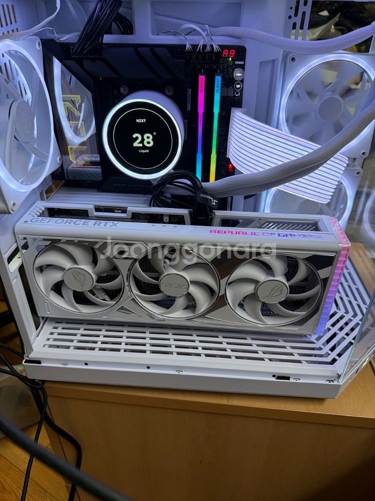 ASUS ROG RTX 4090(화이트 스트릭스)--0