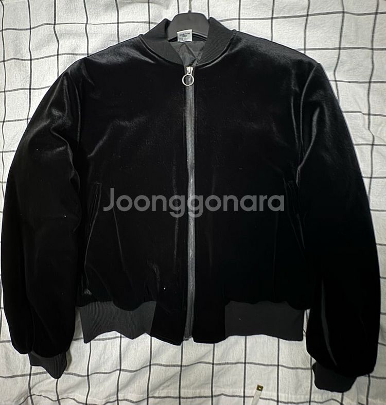 벨벳 블랙 봄버 자켓입니다!(100)--8