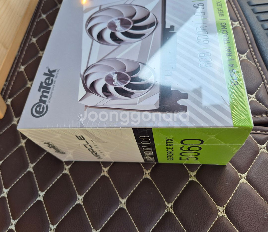 이엠텍 지포스 RTX 5060 미개봉 새제품 팝니다--4