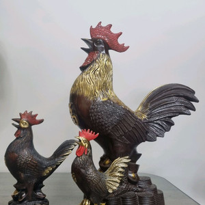 아주멋진 장닭 3점. 판매합니다 재질은 동