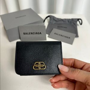 발렌시아가 BB 로고 라운드 3단 미니 반지갑