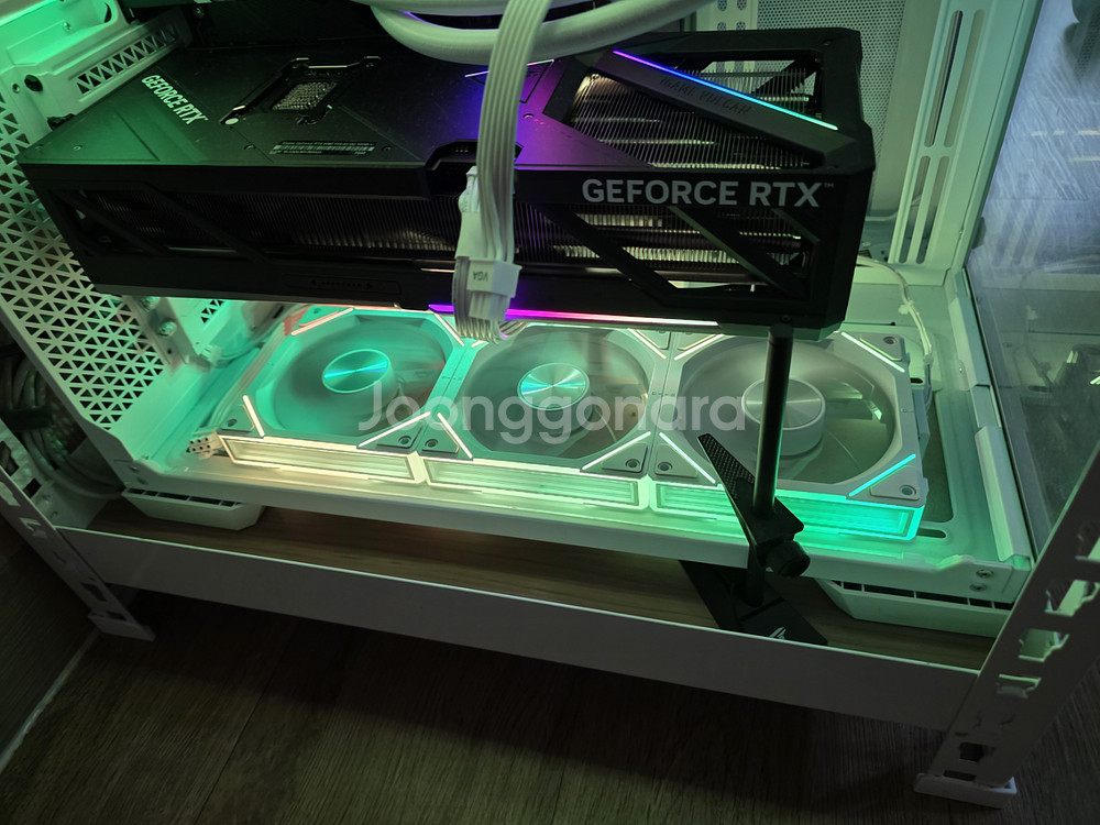 RTX5080 불칸 사용품 판매합니다--1