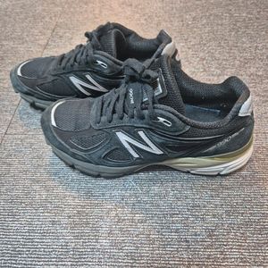 뉴발란스 990 V4 블랙(240)