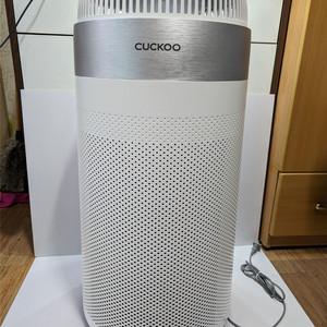 쿠쿠 공기청정기 W8200 판매합니다.