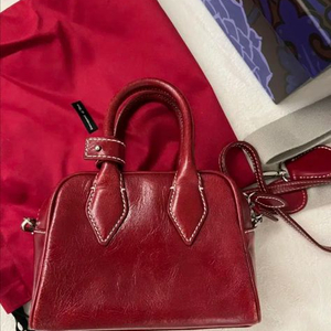 킴스어패럴 띠서울 레옹백