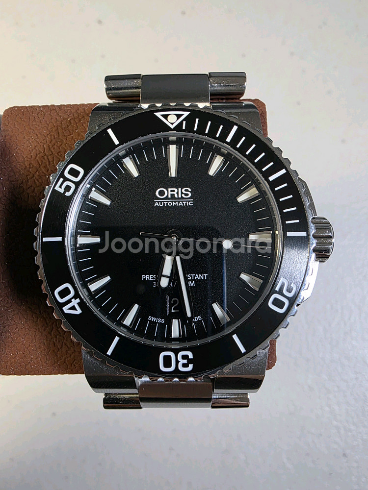 오리스 애커스 데이트 43.5mm 검판--0