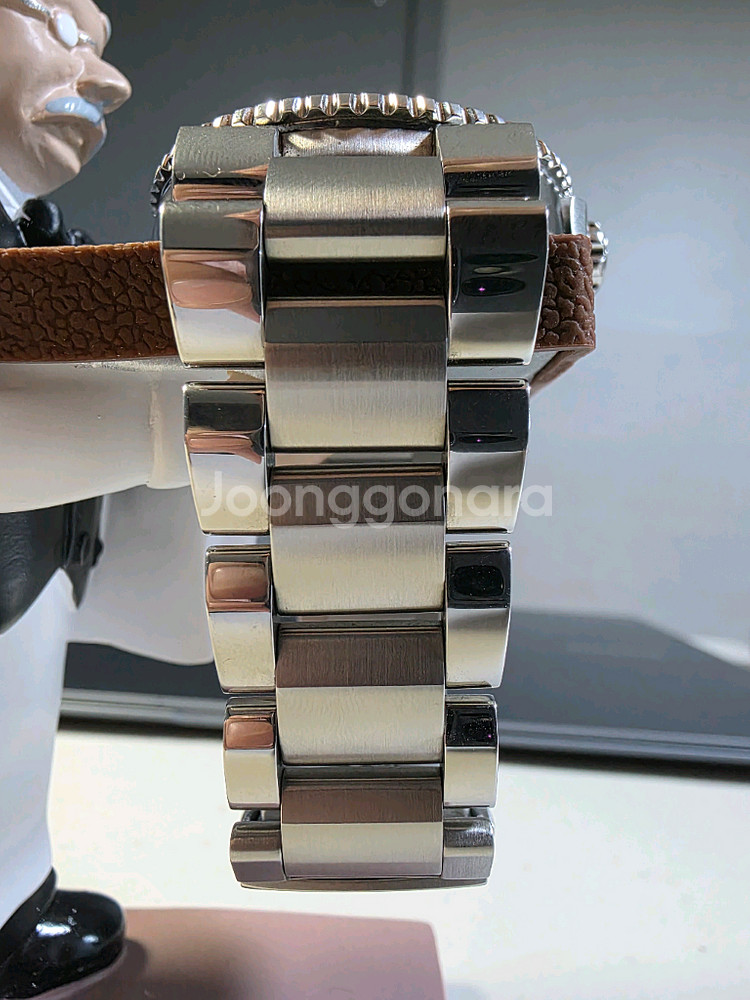 오리스 애커스 데이트 43.5mm 검판--2