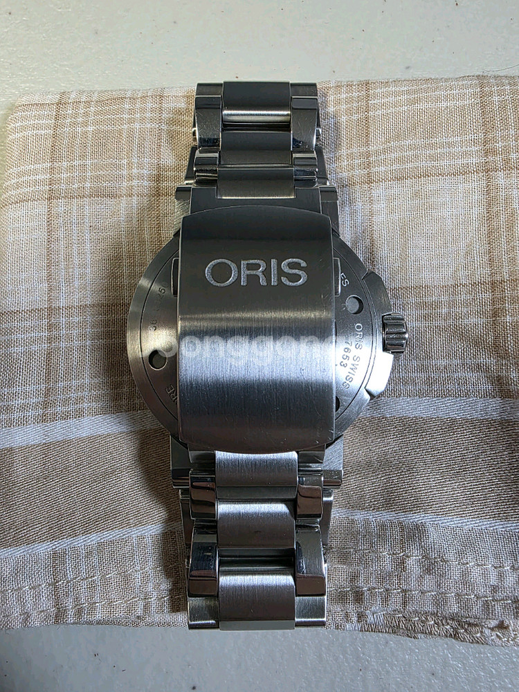 오리스 애커스 데이트 43.5mm 검판--4