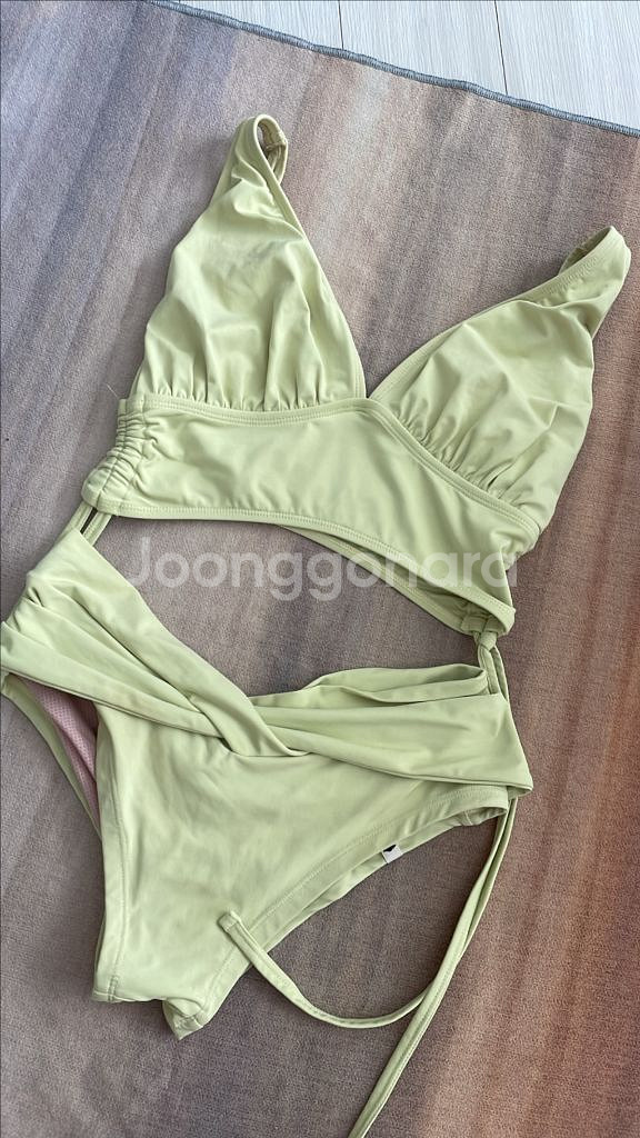 폴웨어 팝니다! (상태좋음)--2