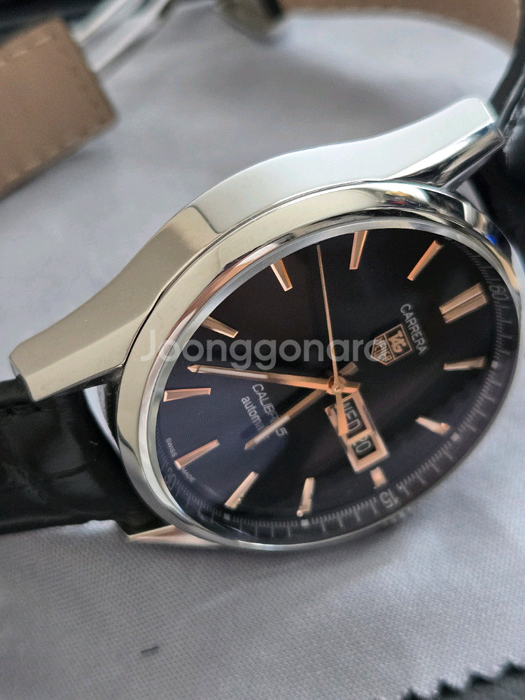 태그호이어 카레라 데이데이트 로즈골드 41mm--2