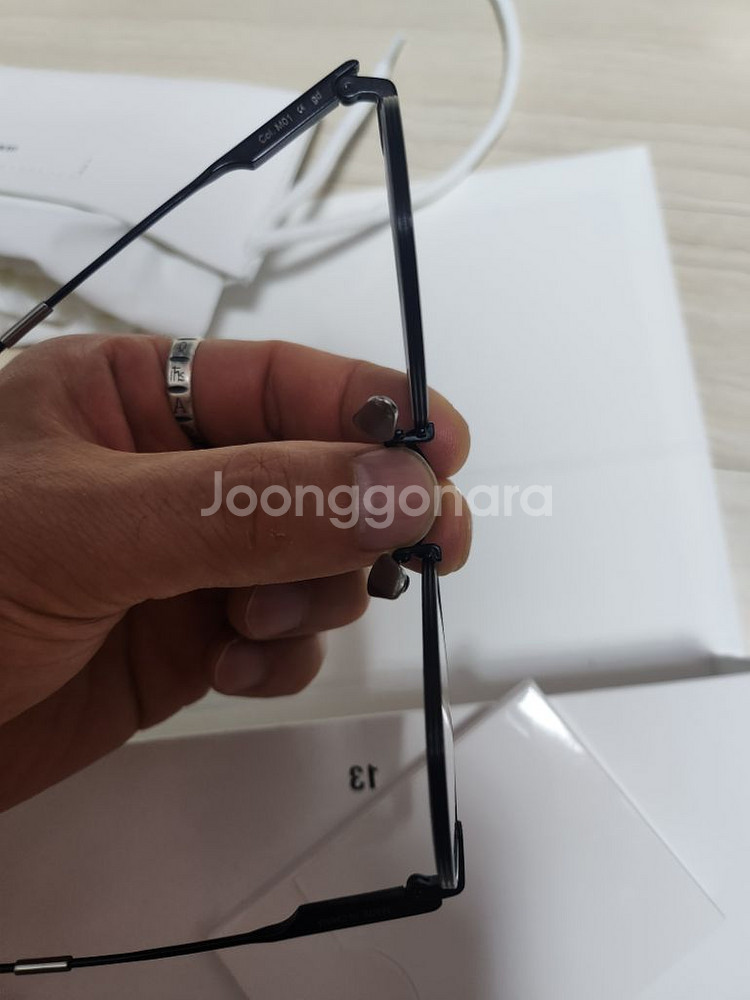 젠틀몬스터 정품 티타늄 라인 리버티D 안경테 블랙 풀박--3