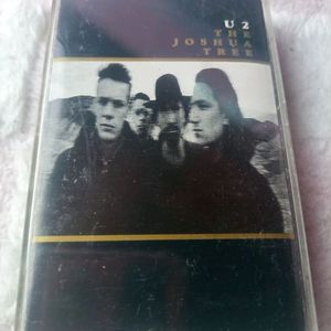 U2의 The Joshua Tree 카세트테이프입니다