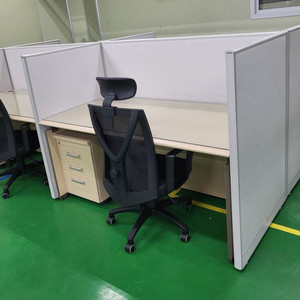 파티션 책상 의자 철제캐비넷 철재옷장 원탁 작업탁자