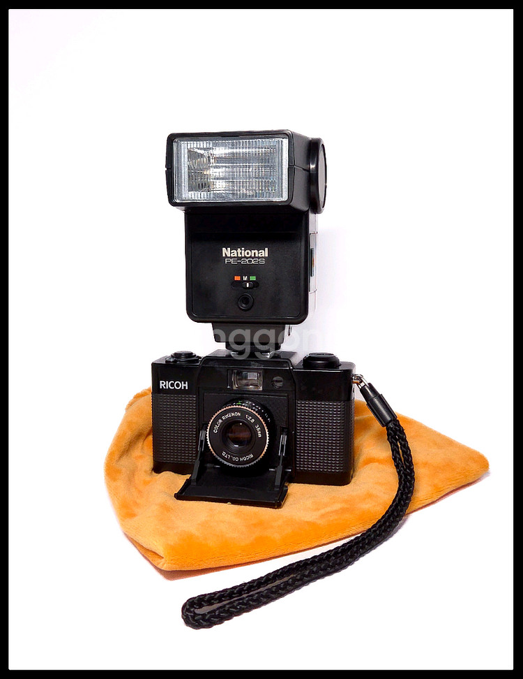 RICOH FF-1. 미니 필카.후레쉬 포함--1