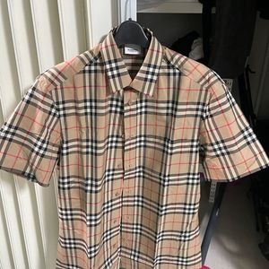 버버리 반팔 셔츠 8038524 A7028