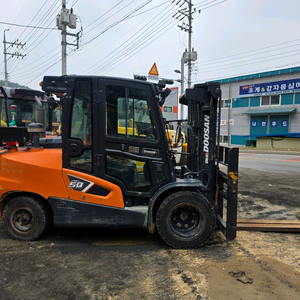 23년식 두산 미니5톤 디젤지게차 D50SE-9