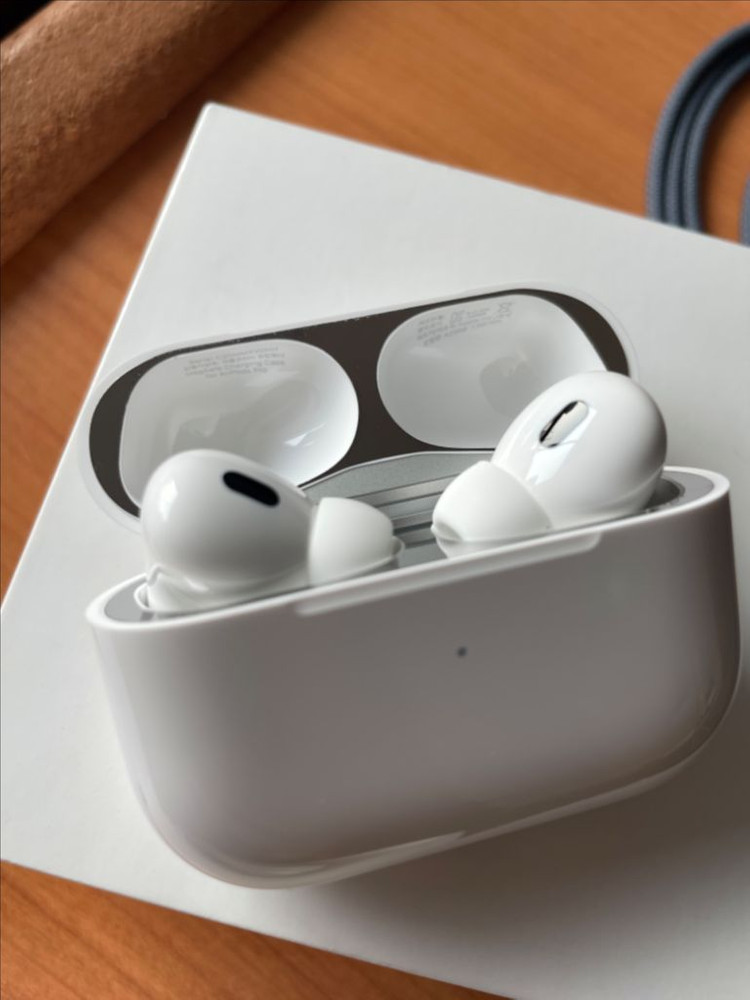 에어팟 프로 2세대 거의 새것 이미지