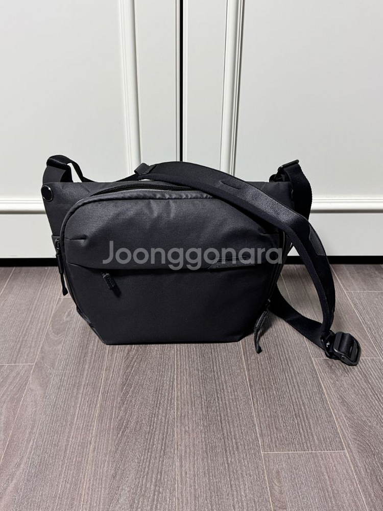픽디자인 슬링백 V2 6L 블랙--1