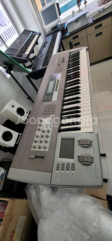 코르그Z1 신디사이저--5