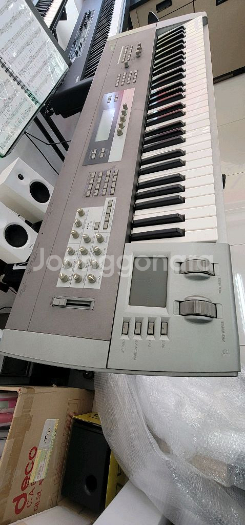 코르그Z1 신디사이저--7