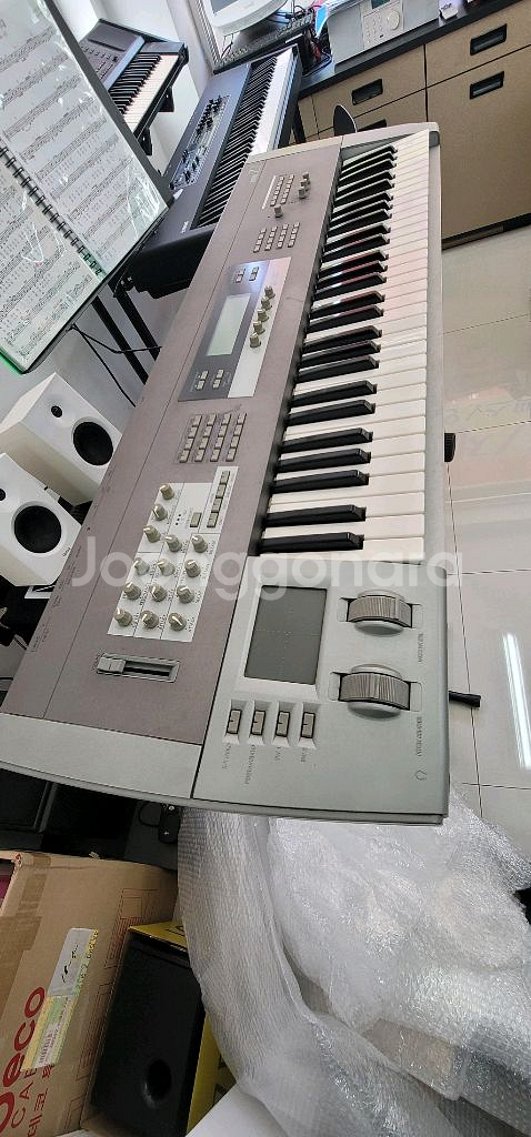 코르그Z1 신디사이저--6